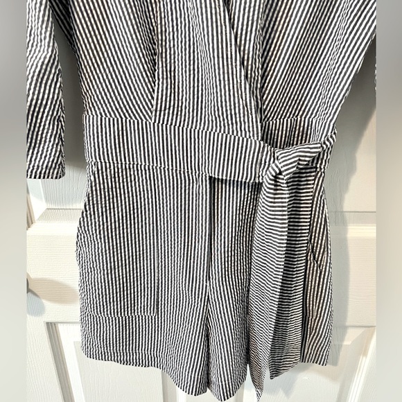 Anthropologie Amadi Striped Cotton Short Romper Faux Wrap Flare Sleeves Size XS - Picture 6 of 11